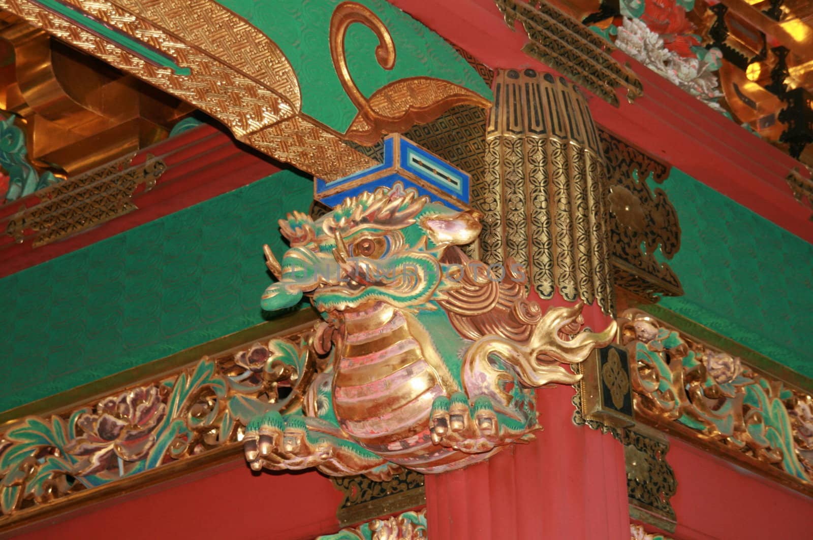 Dragon sculpté d'un temple japonais