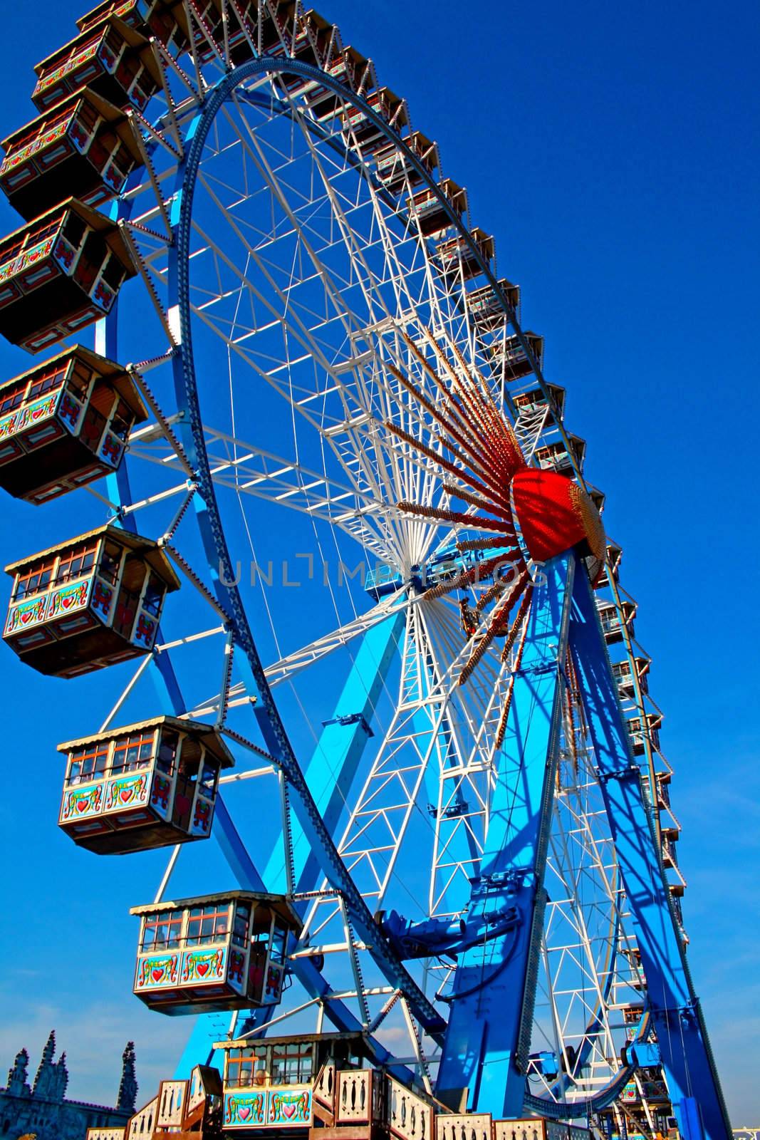 Ferris wheel Munich  by photochecker