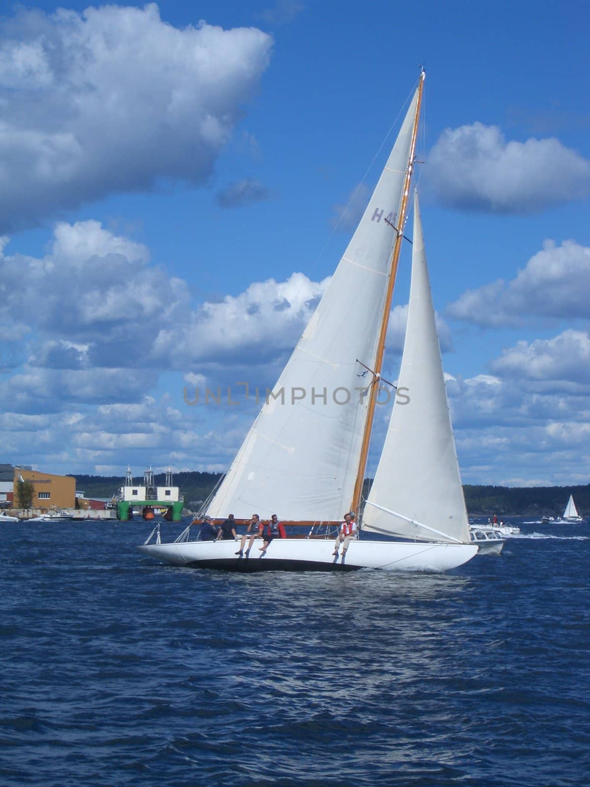 Sailing by helehoi
