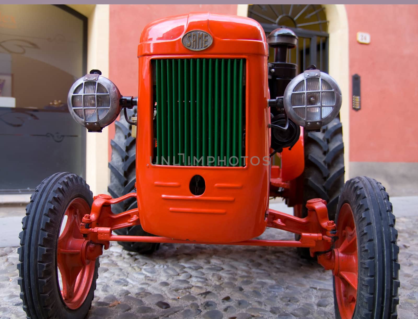 Tractor by baggiovara