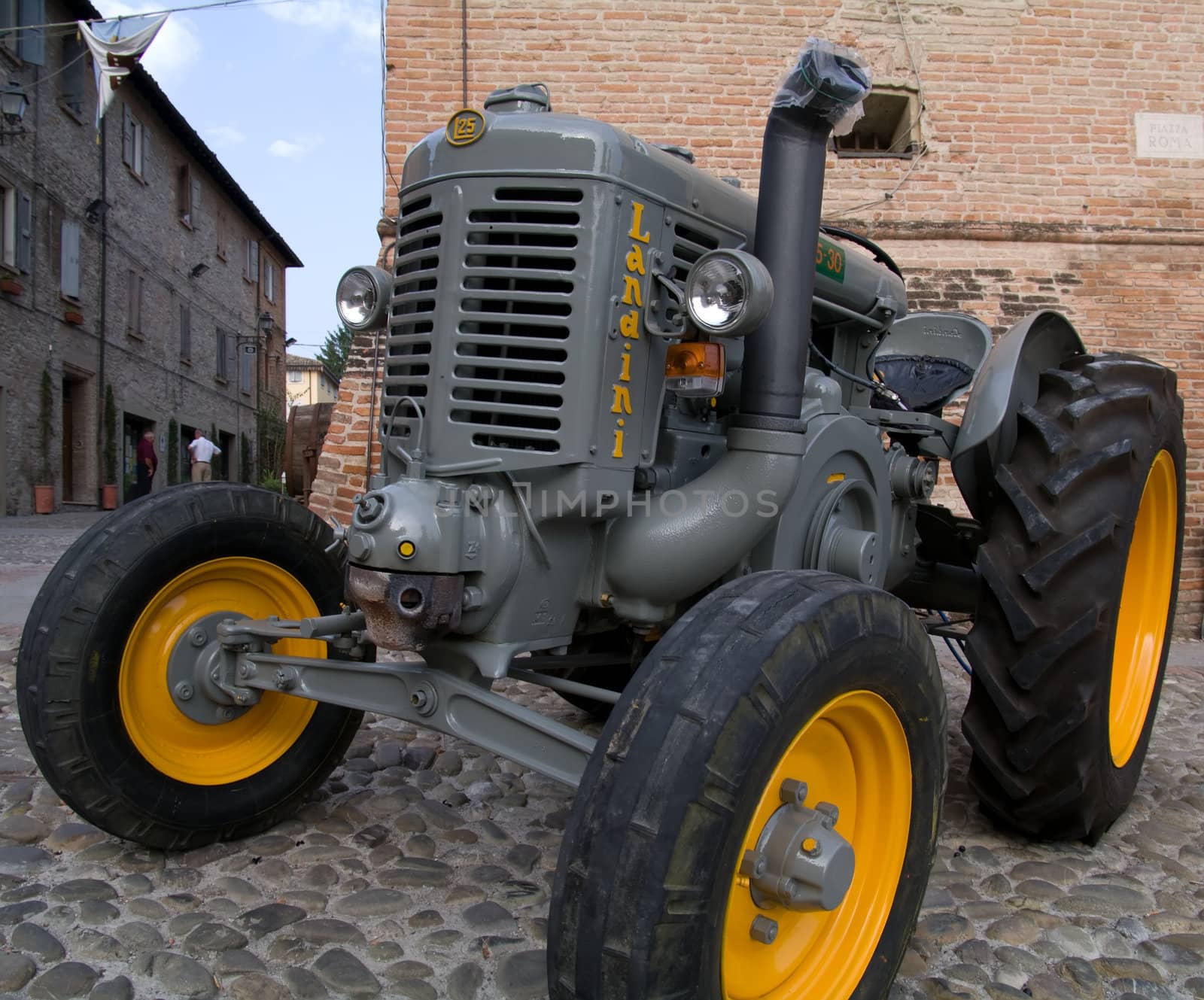 Tractor by baggiovara