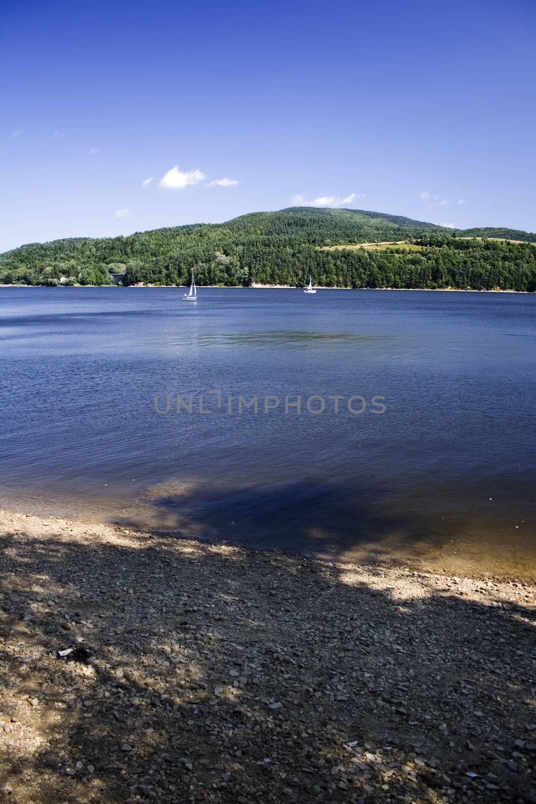 Beautiful lake by shiffti