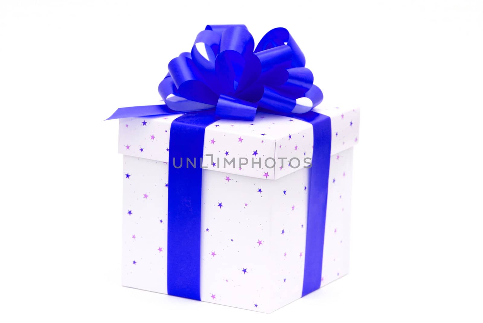 White gift box by Olinkau