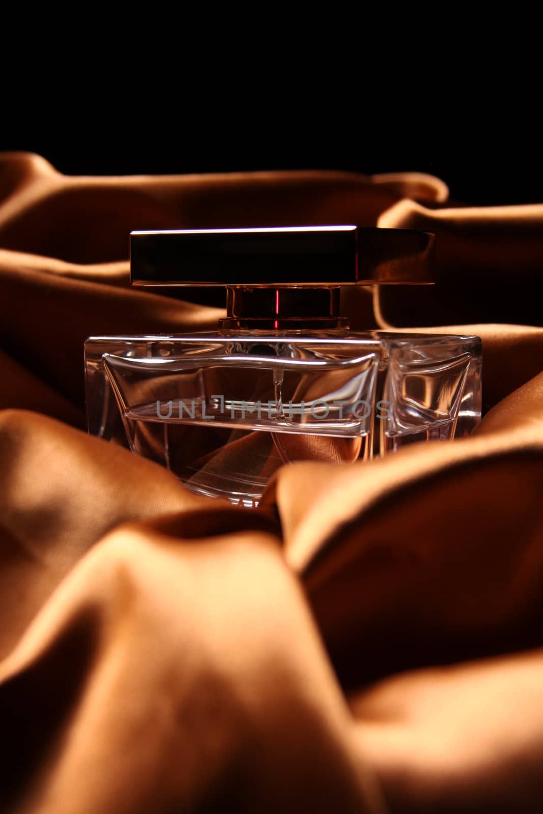 Parfume Bottle by MichaelFelix