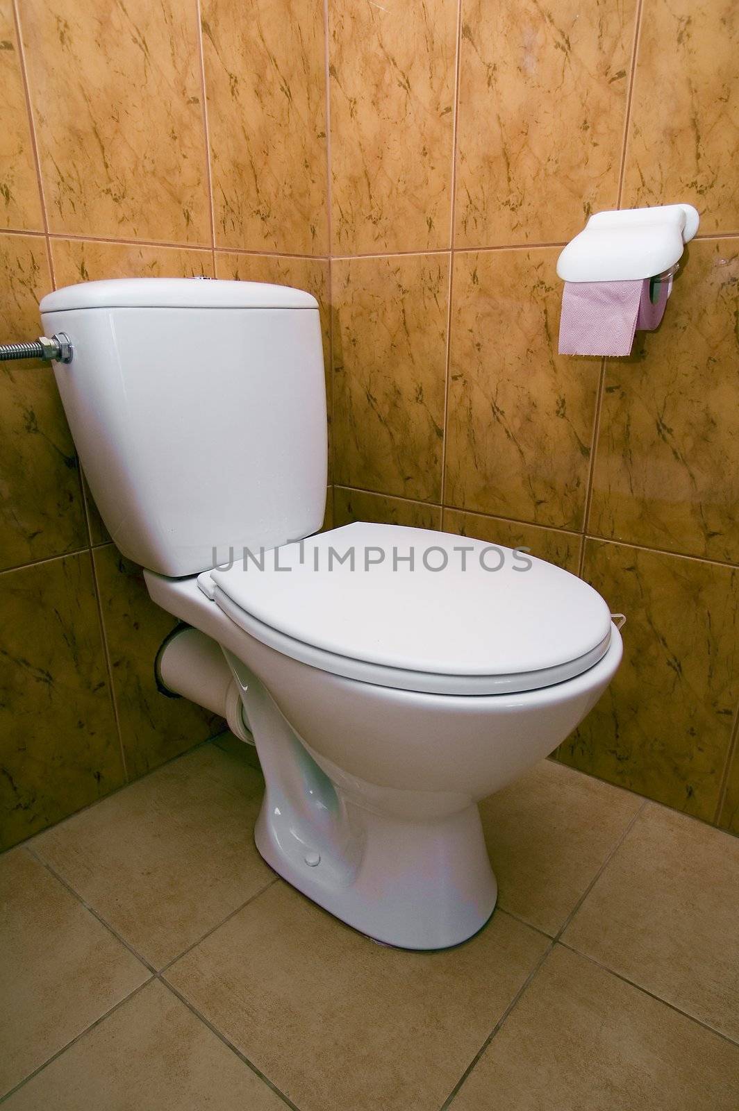 white clean toilet, nice bathroom
