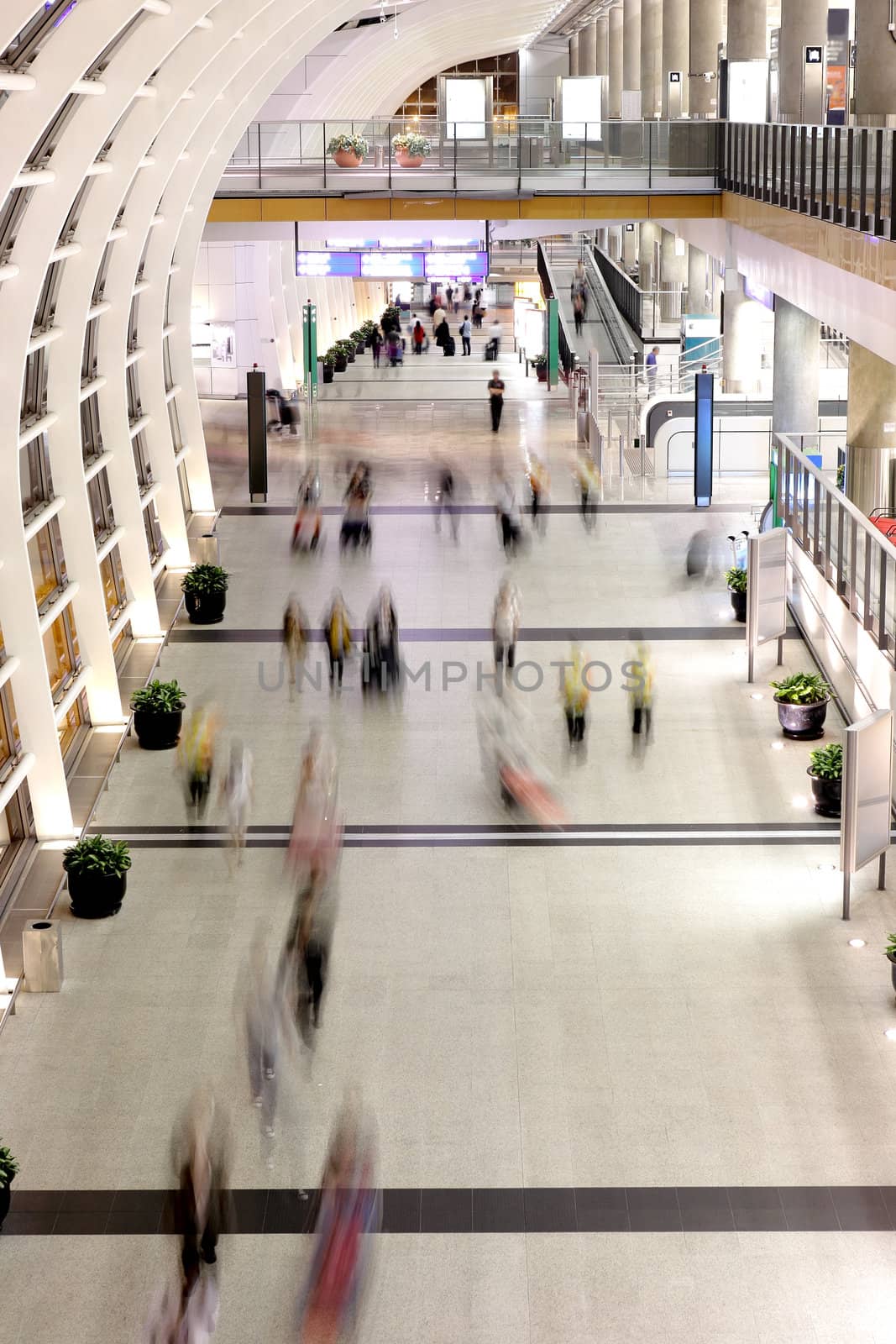 people moving blur in corridor