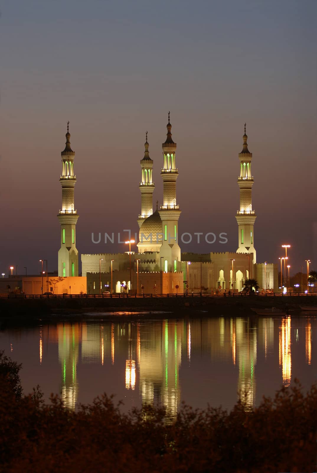 Sheikh Zayed Mosque at sunset, Ra's al-Khaimah, United Arab Emirates