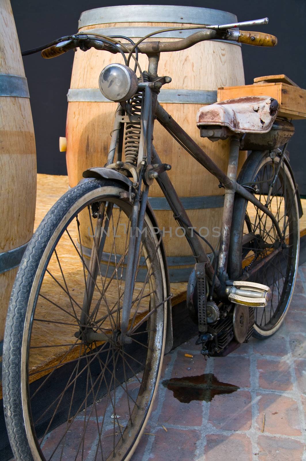 Old moped by baggiovara