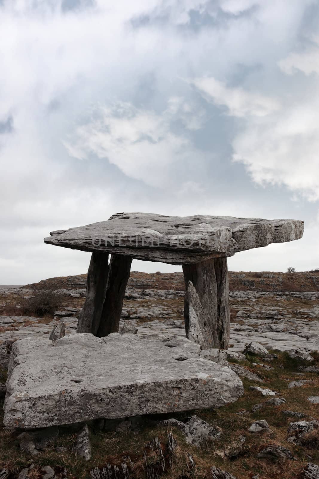 poulnabrone dolmen historic portal tomb in the burren in county clare