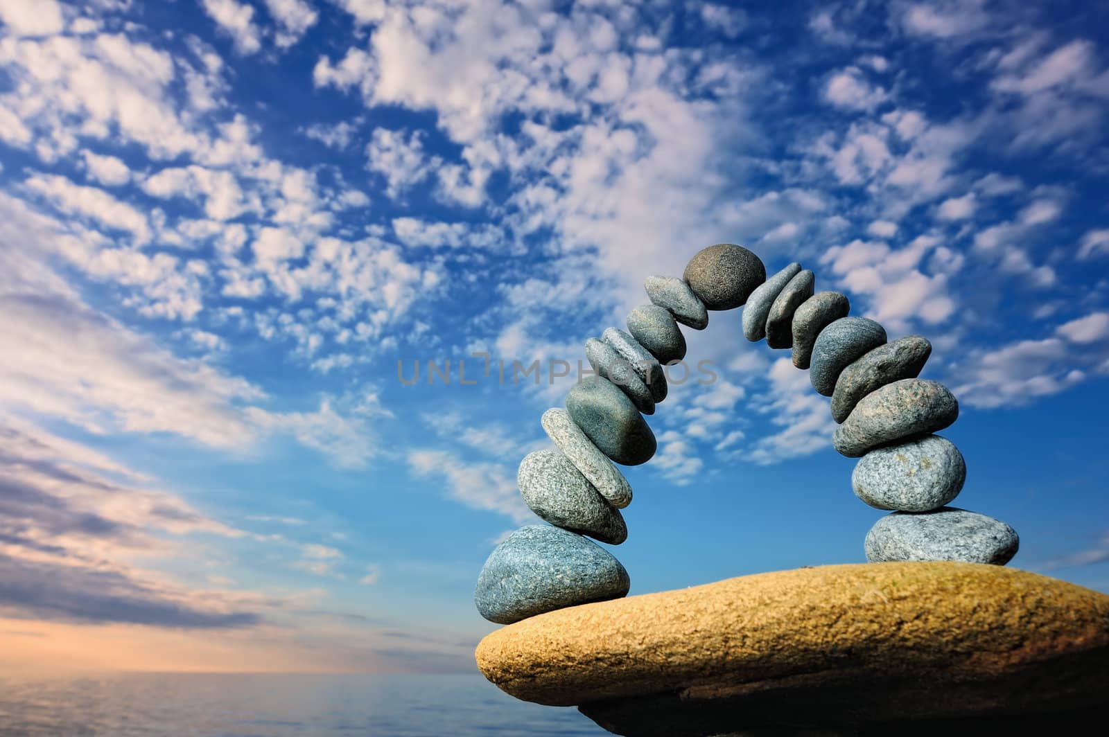 Crookedness of the pebbles on the seashore