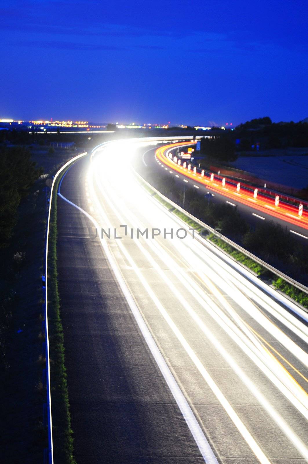 night traffic on highway by gunnar3000