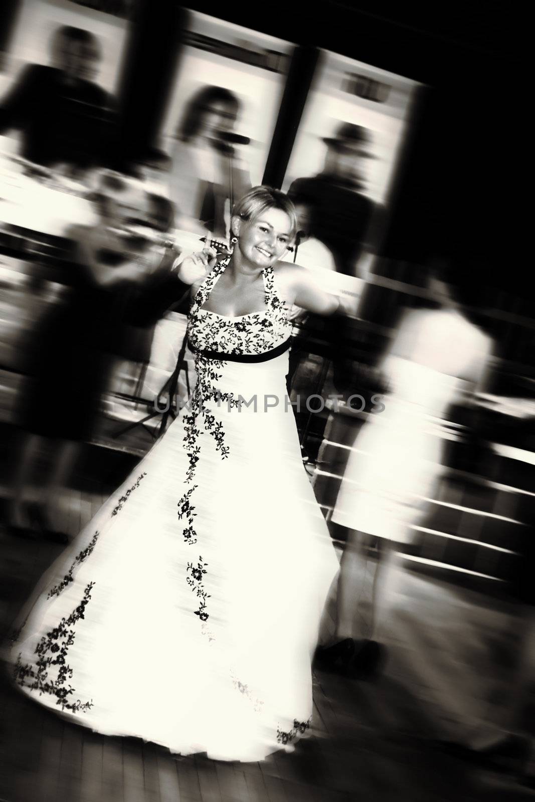 Brides dance by Hasenonkel