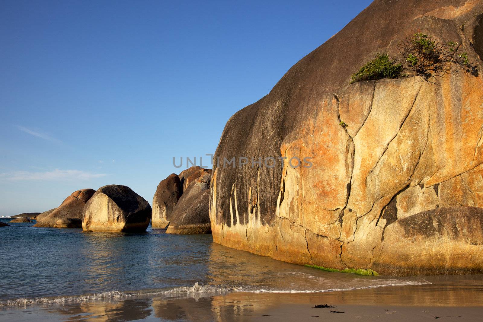 Elephant Rocks by zambezi
