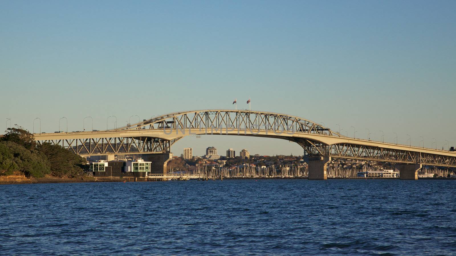 Auckland Harbour Bridge by zambezi