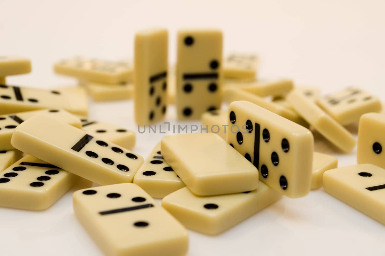 Domino bricks by shiffti