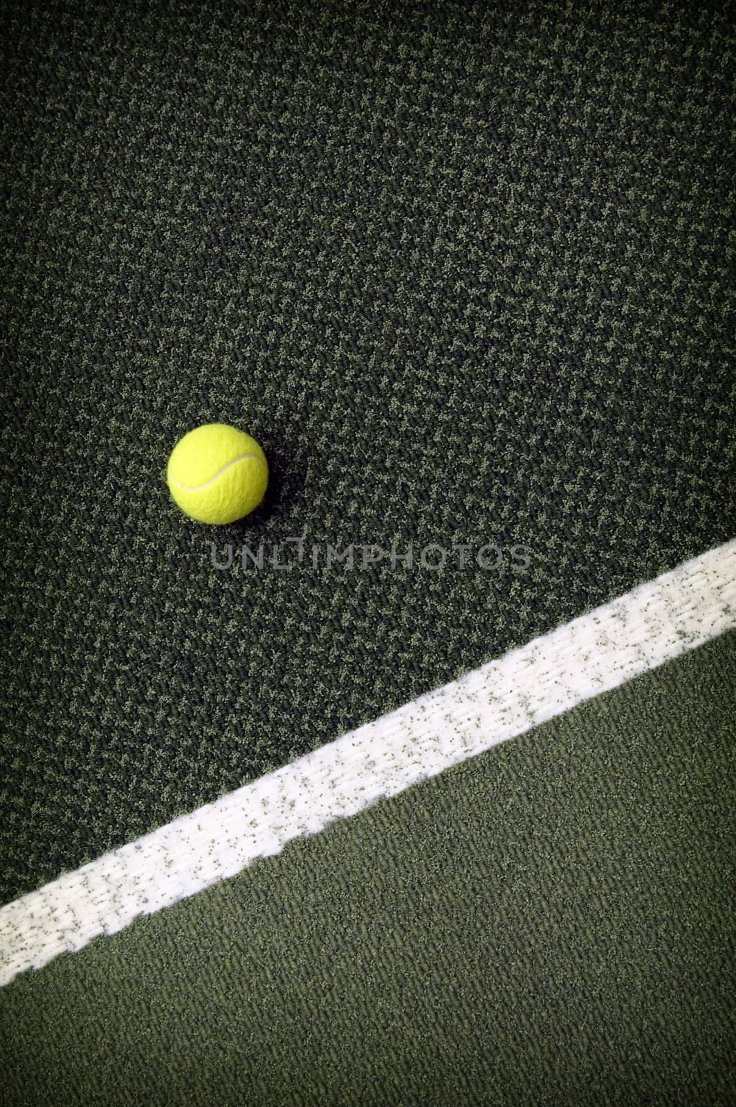 Tennis ball by johnnychaos