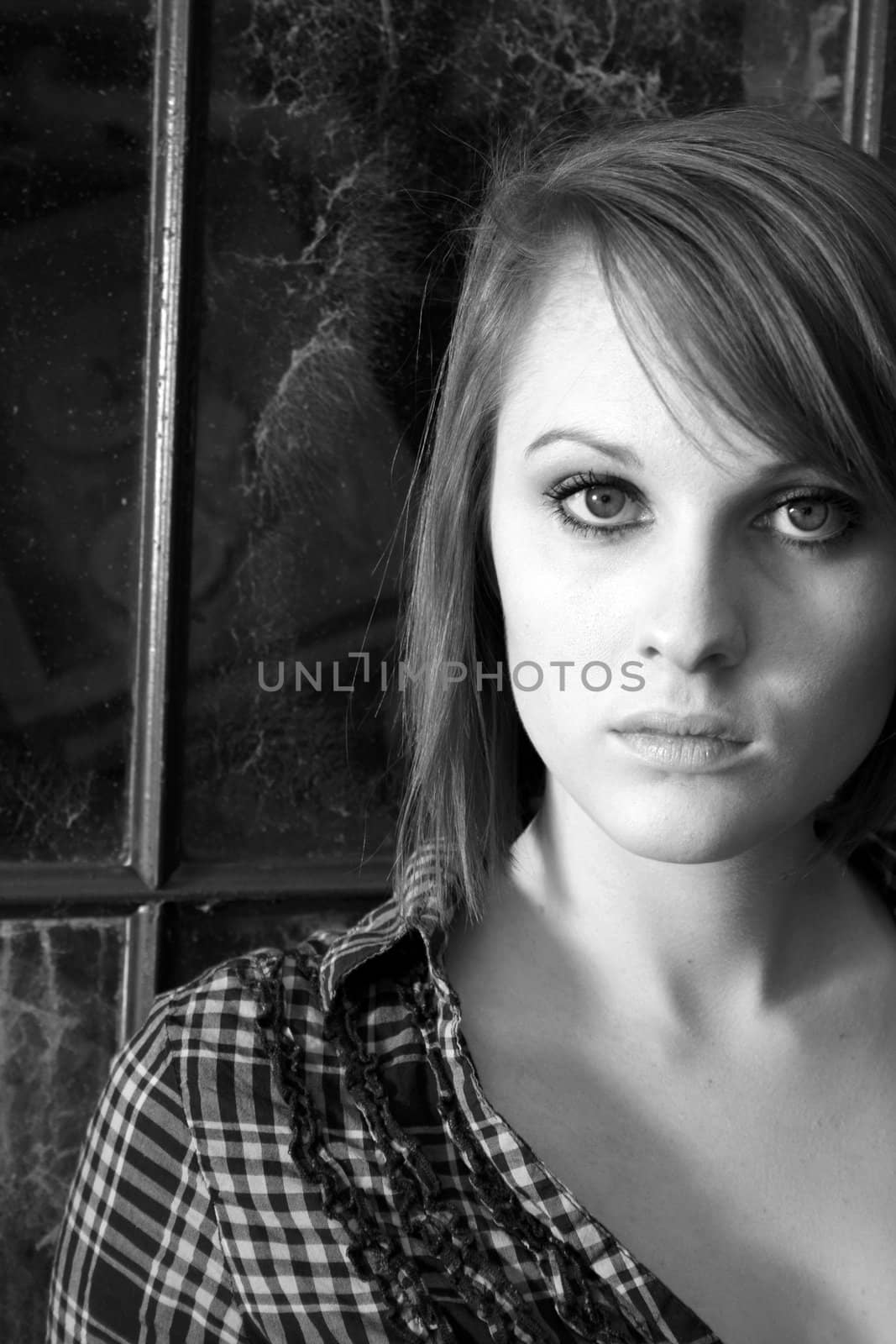 Black and White Portrait of a Pretty Woman by mahnken