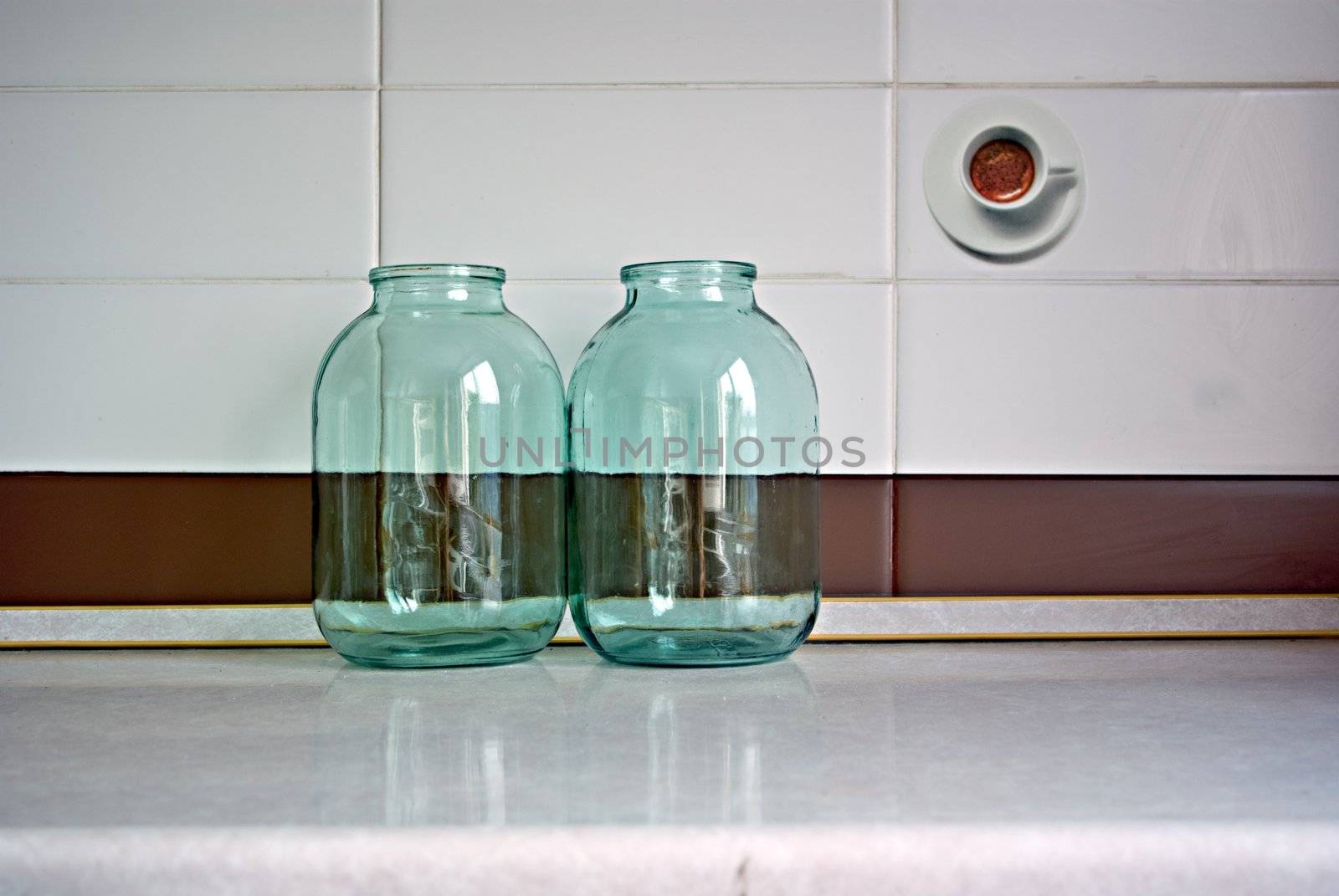 the kitchen interior with the empty net banks
