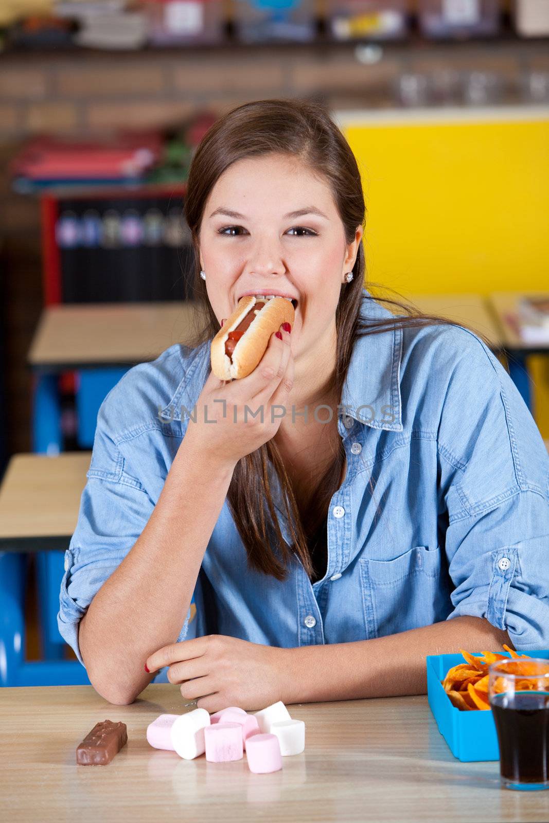 Eating a hotdog by Fotosmurf