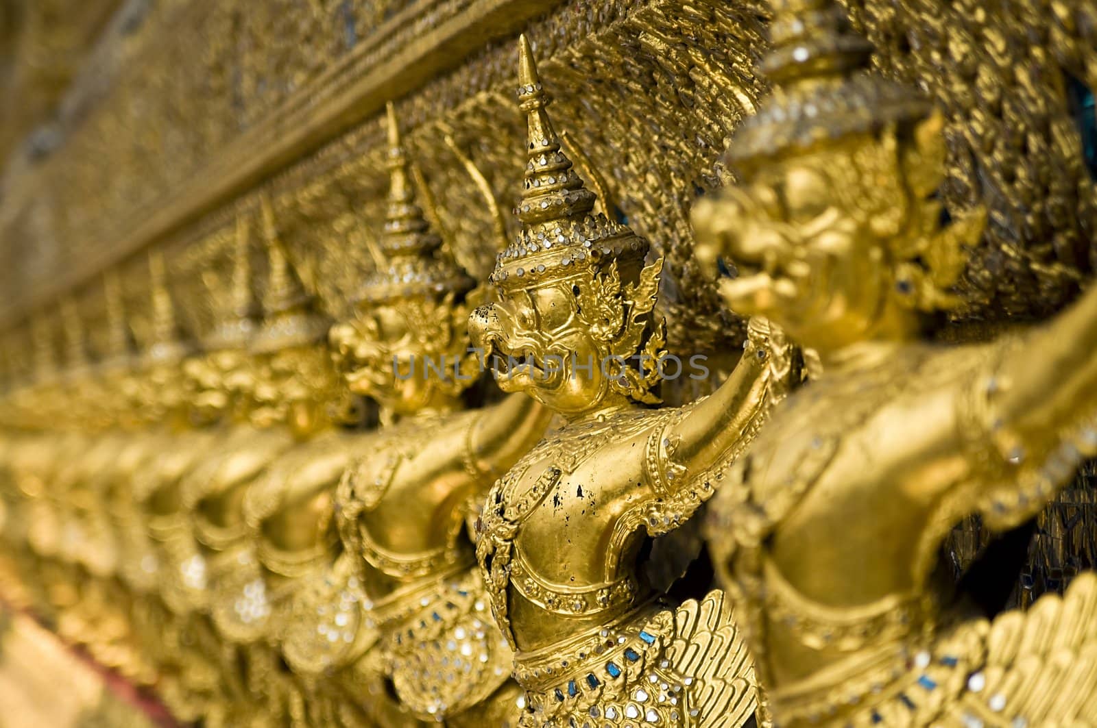 Grand Palace in Bangkok, Thailand by johnnychaos