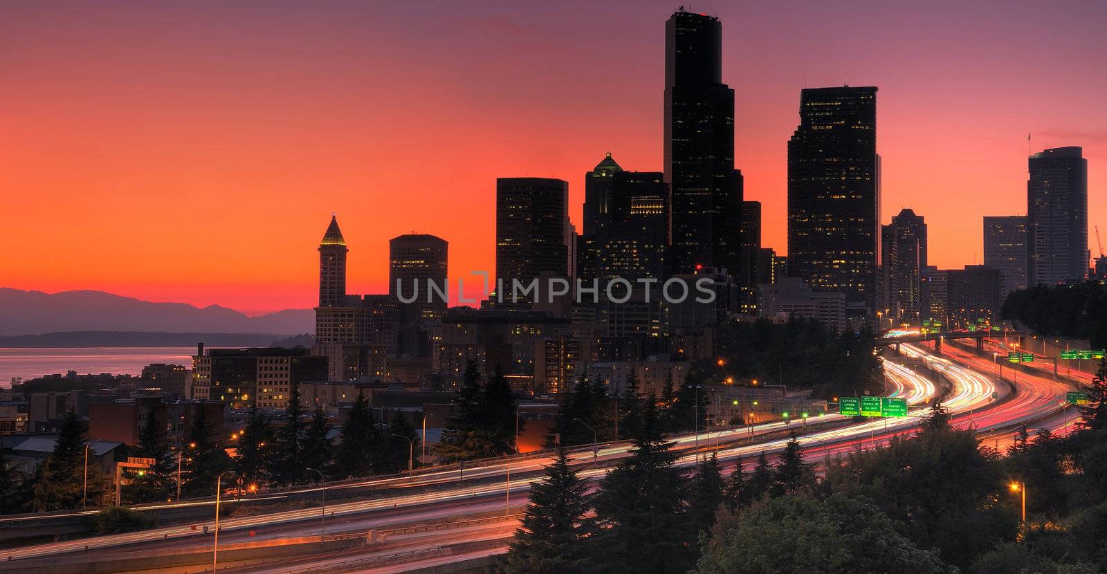 Seattle at sunset by neelsky