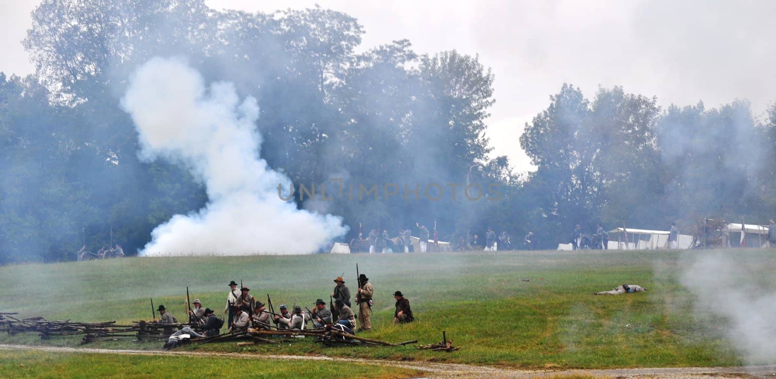 Civil War Re-enactment - Group battle by RefocusPhoto