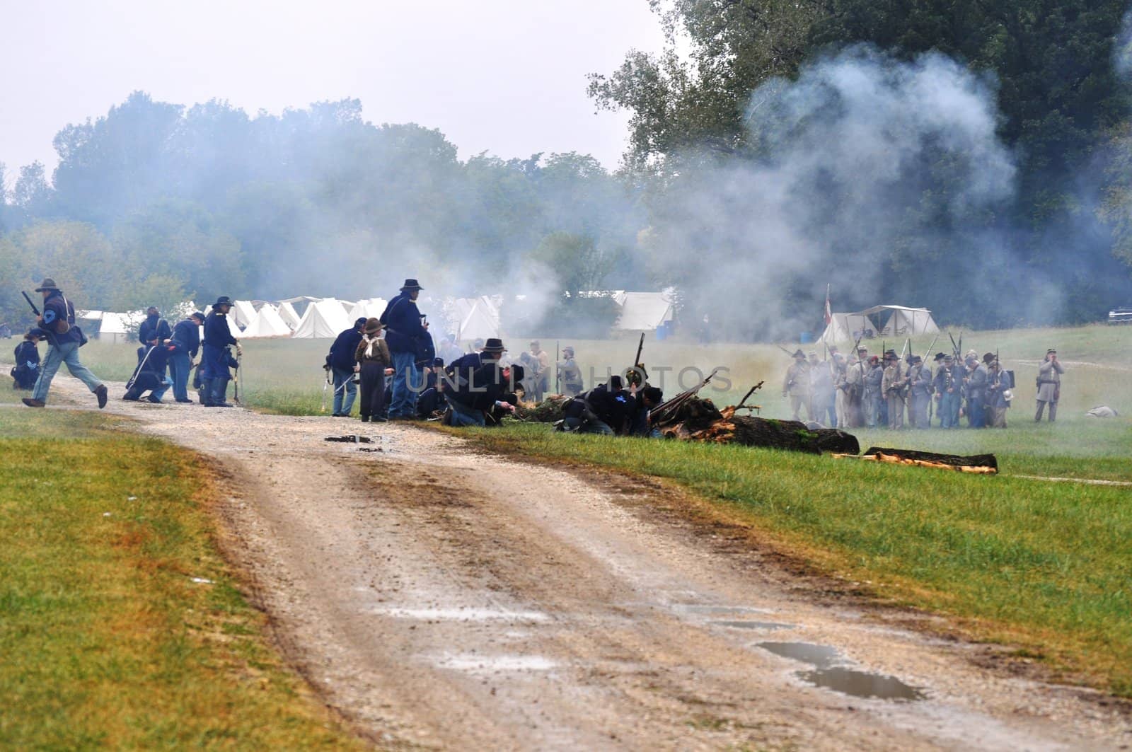 Civil War Re-enactment - Group battle by RefocusPhoto