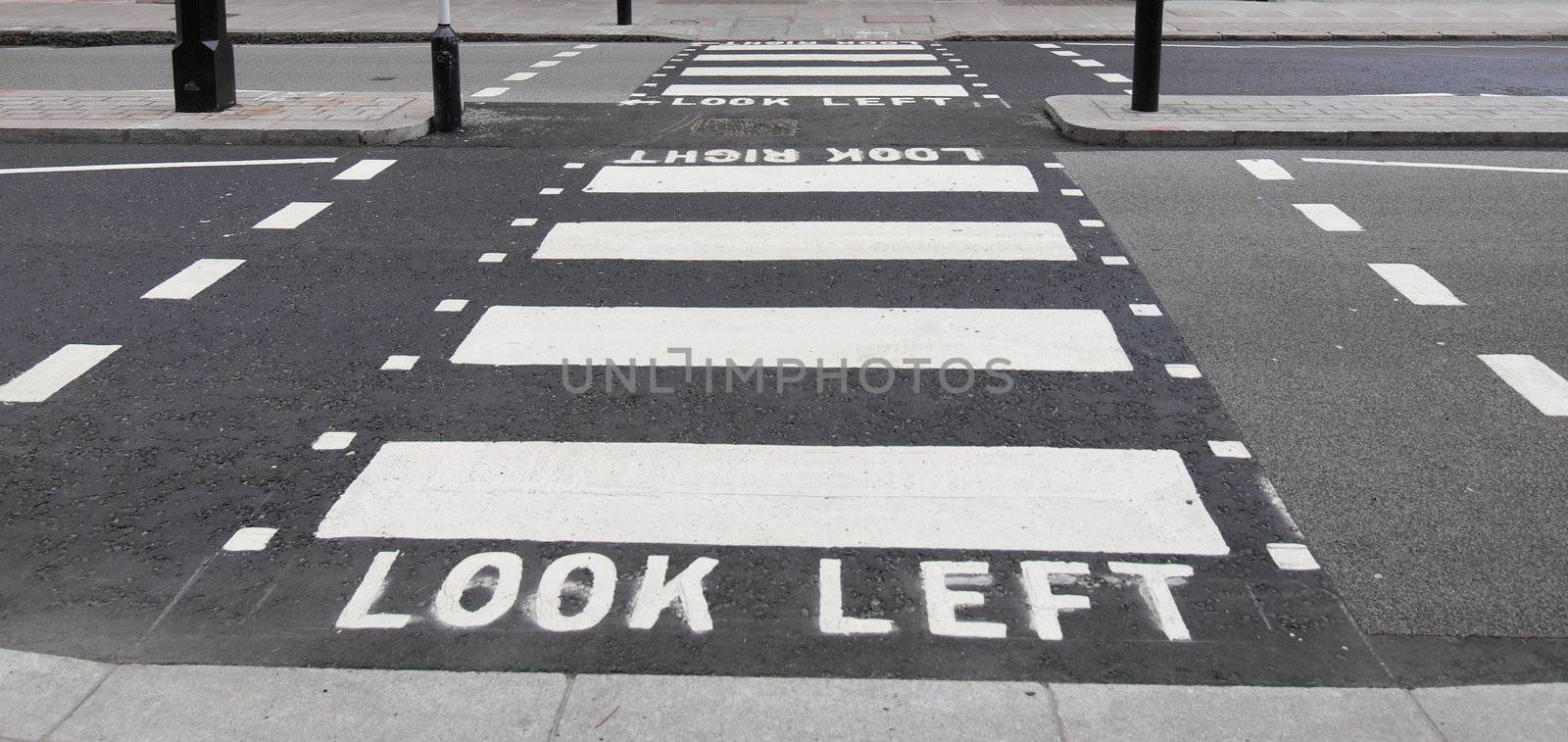 Look Left sign by claudiodivizia