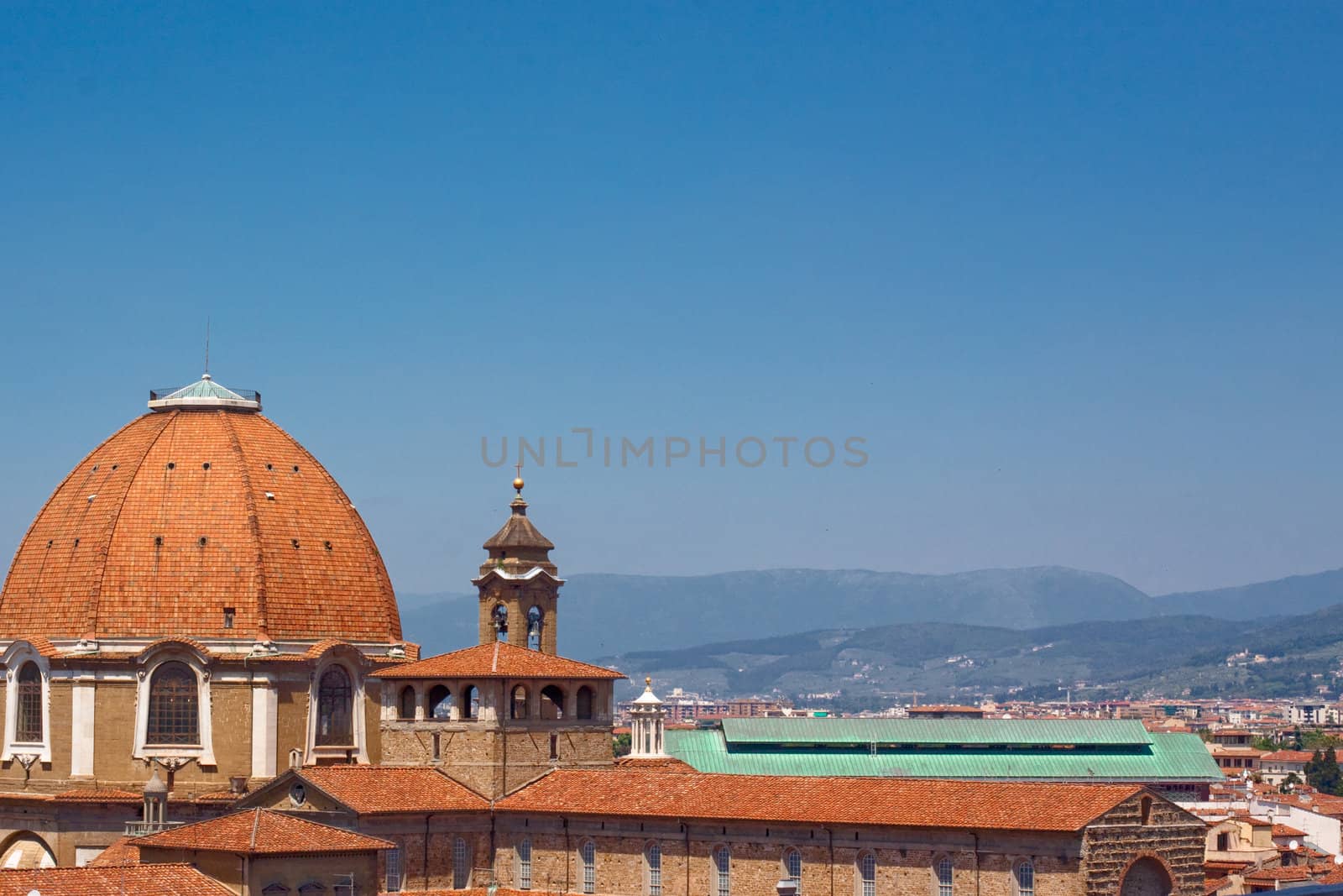 A cupola of a Tuscanian church
