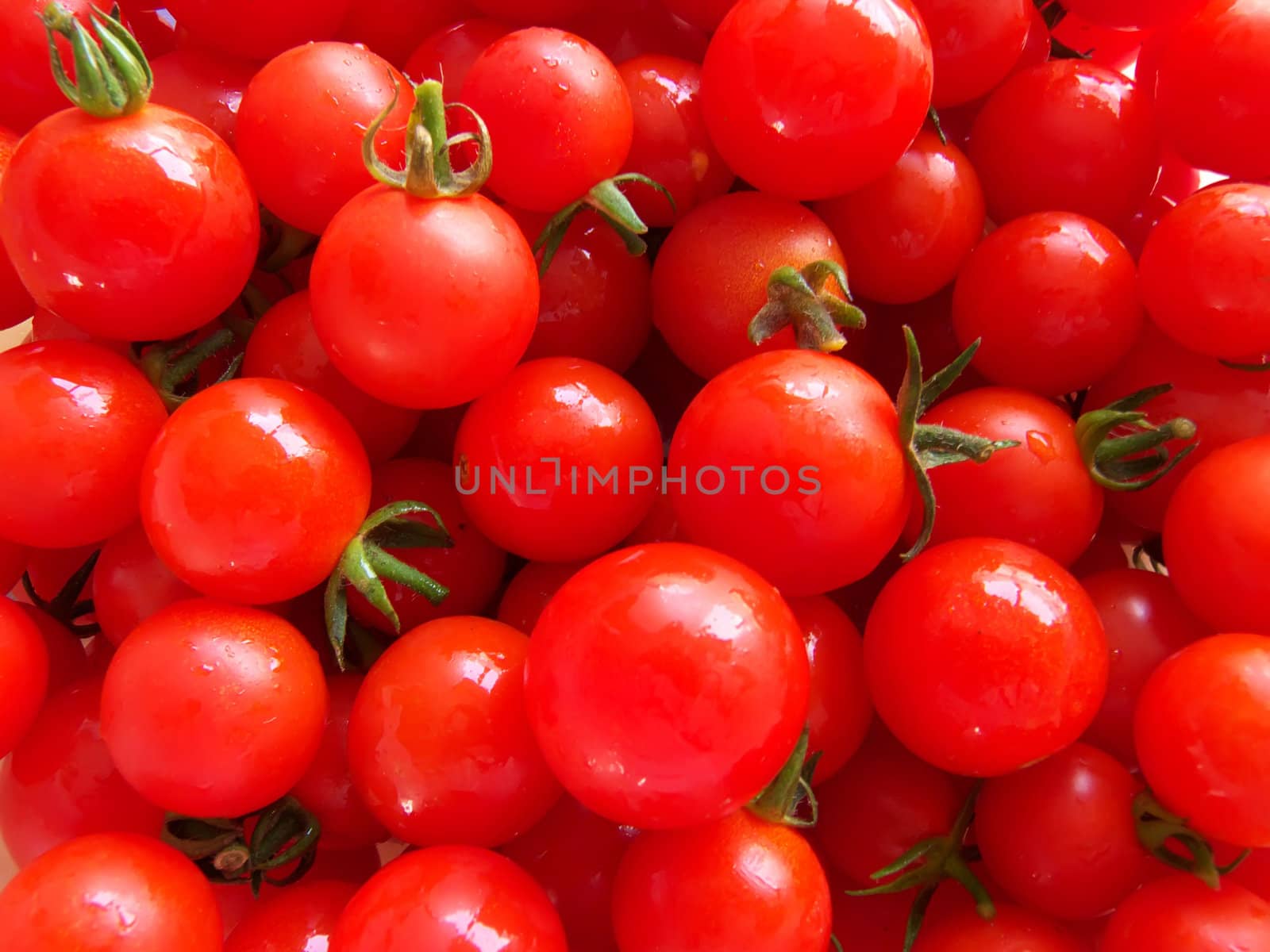 the texture of cherry tomatoes