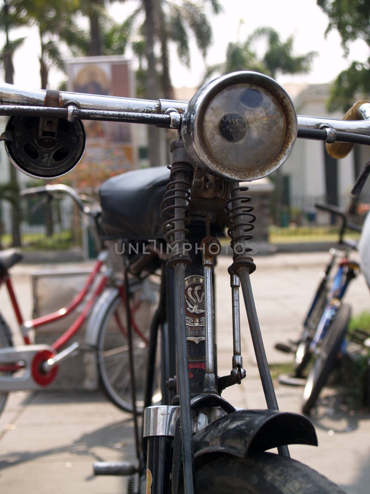 old bicycle.







OLYMPUS DIGITAL CAMERA