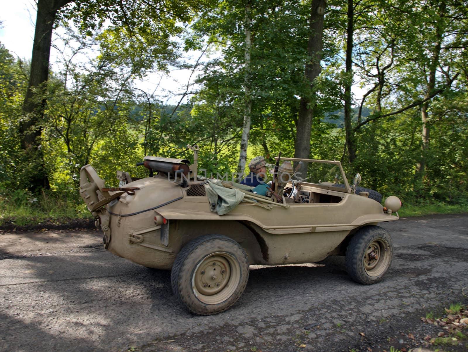 amphibious car from the Second World War