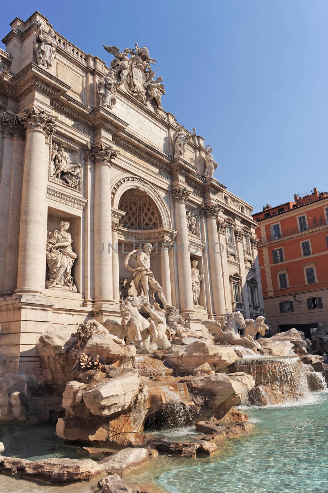 the fontana di Trevi is the largest Baroque fountain in the city and one of the most famous fountains in the world