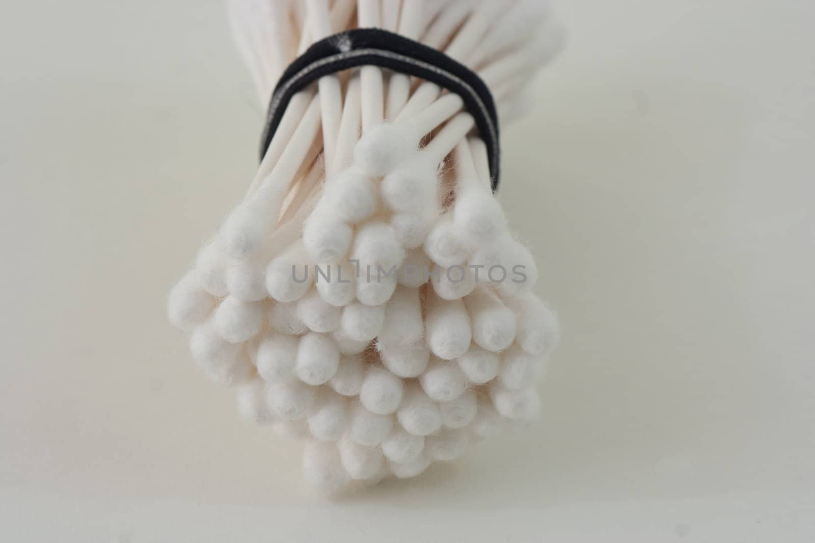 Bundle of cotton swabs by rothphotosc