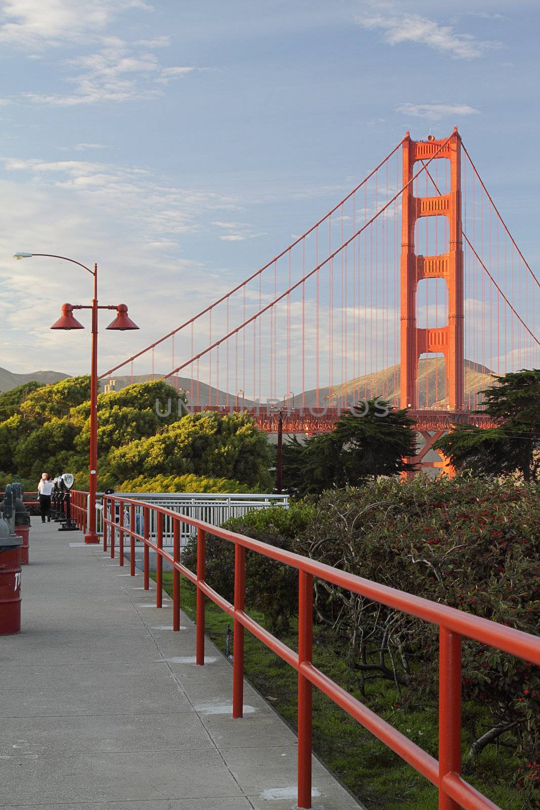 View on the Golden Gate Bridge from a sidewalk