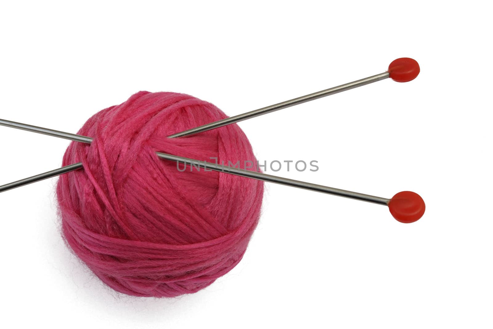 Red clew and knitting needles by pulen