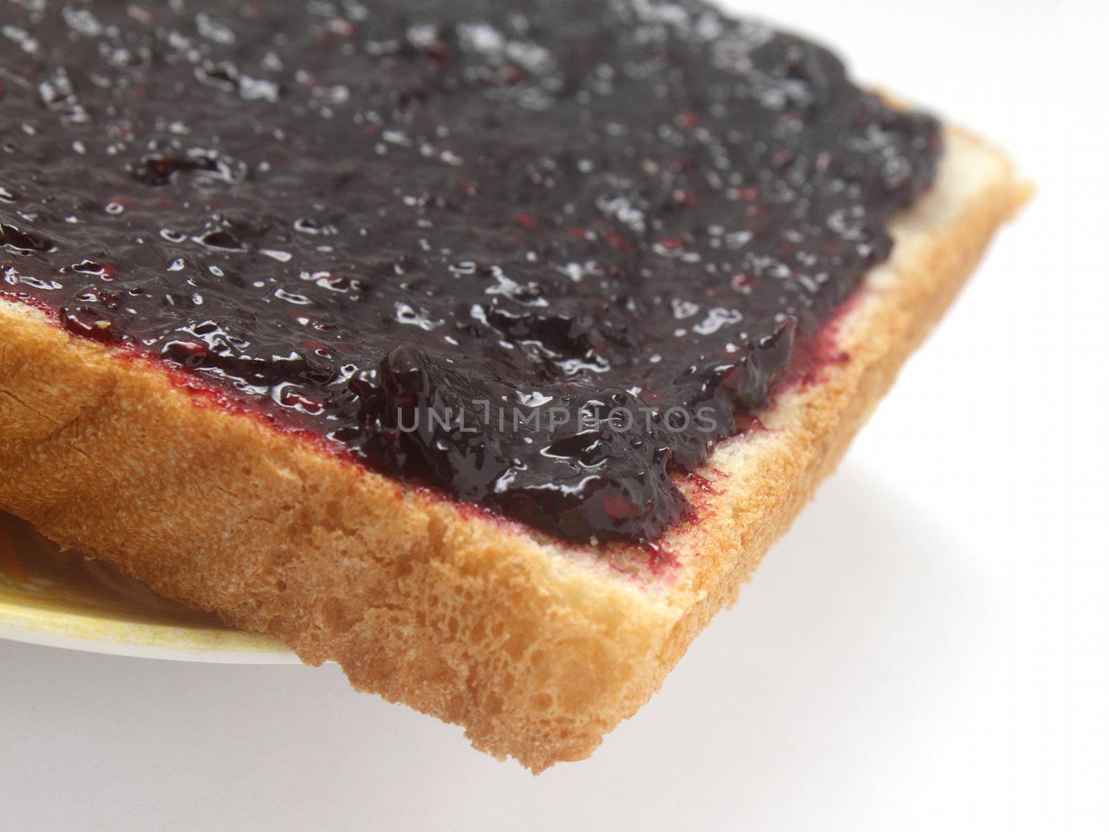 Toast with blackberry jam by pulen