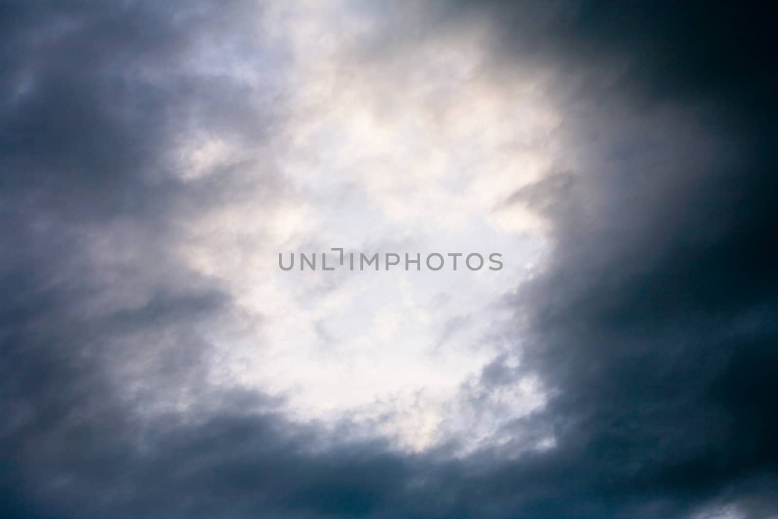 Dramatic Clouds by Luminis