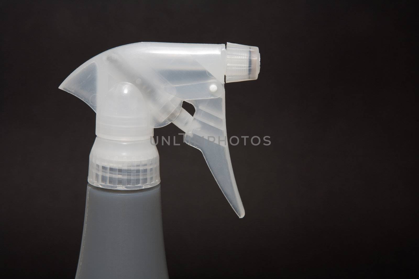 Plastic water spray bottle
