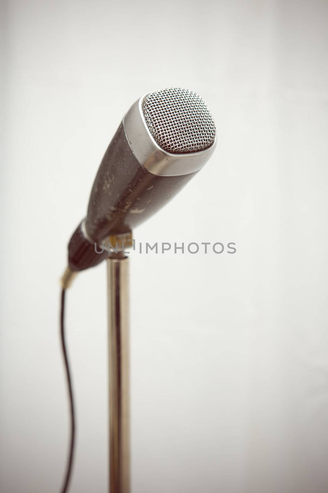 Retro Microphone by Luminis