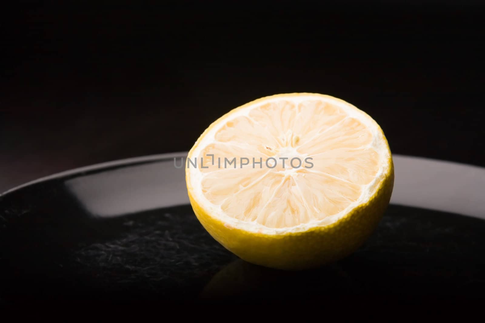 Cut Lemon by Luminis