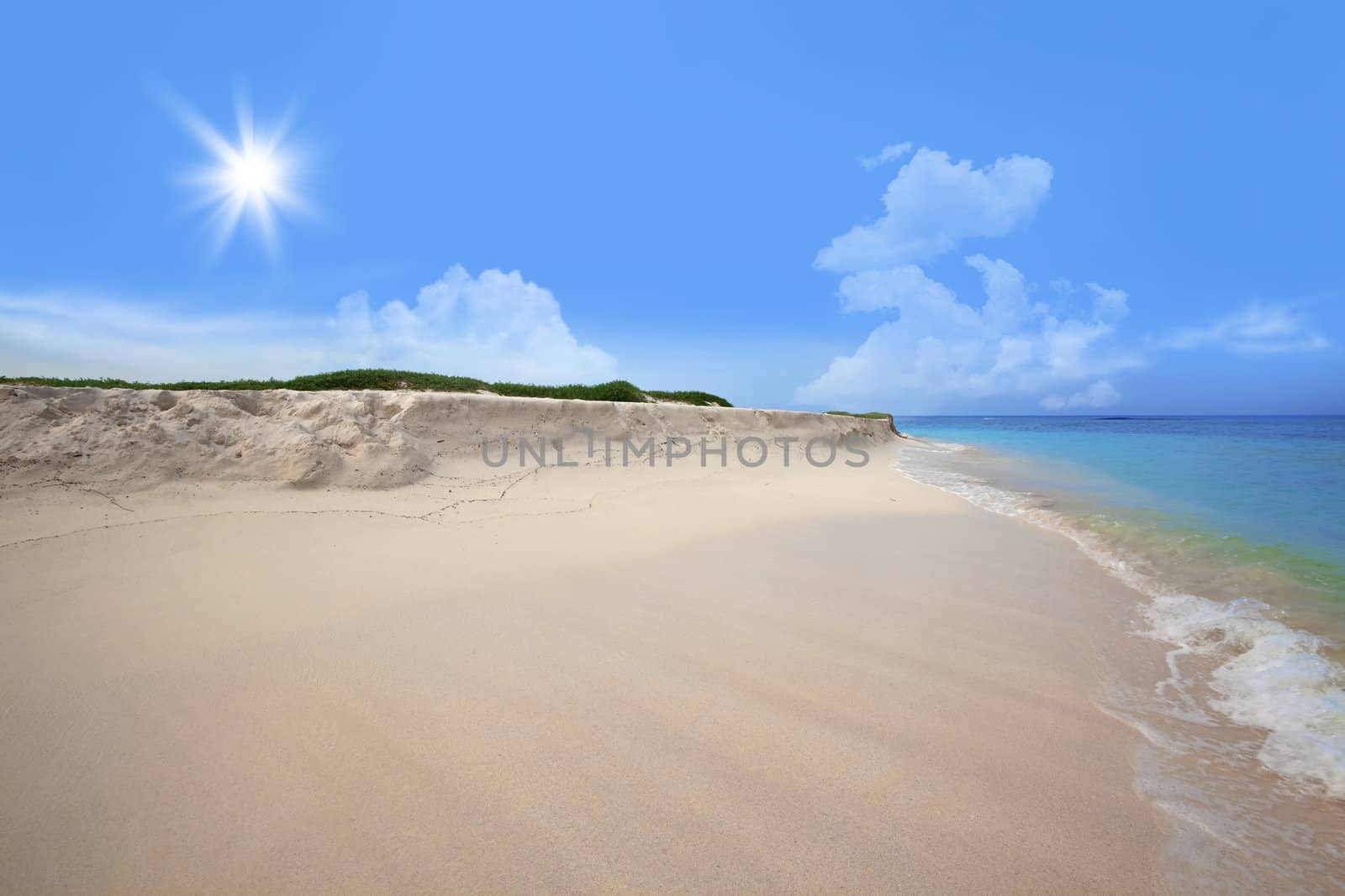 Turquoise water and white sand at Boca Grandi beach, Aruba