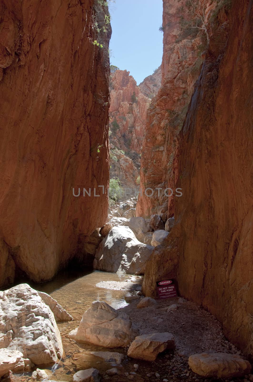 stanley chasm next to alice springs in the australian outabck