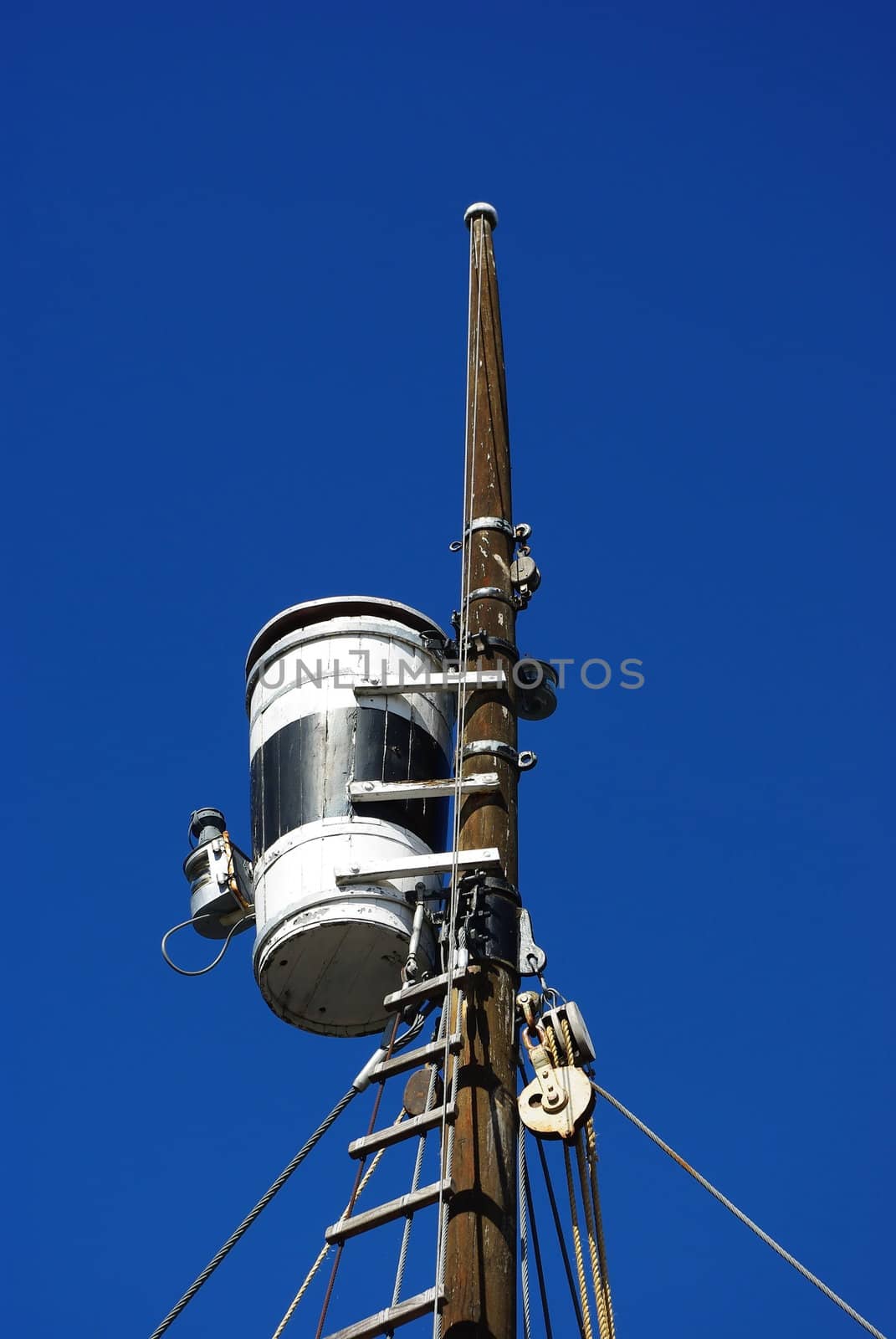 Watchman nest on the mast of old whaling ship