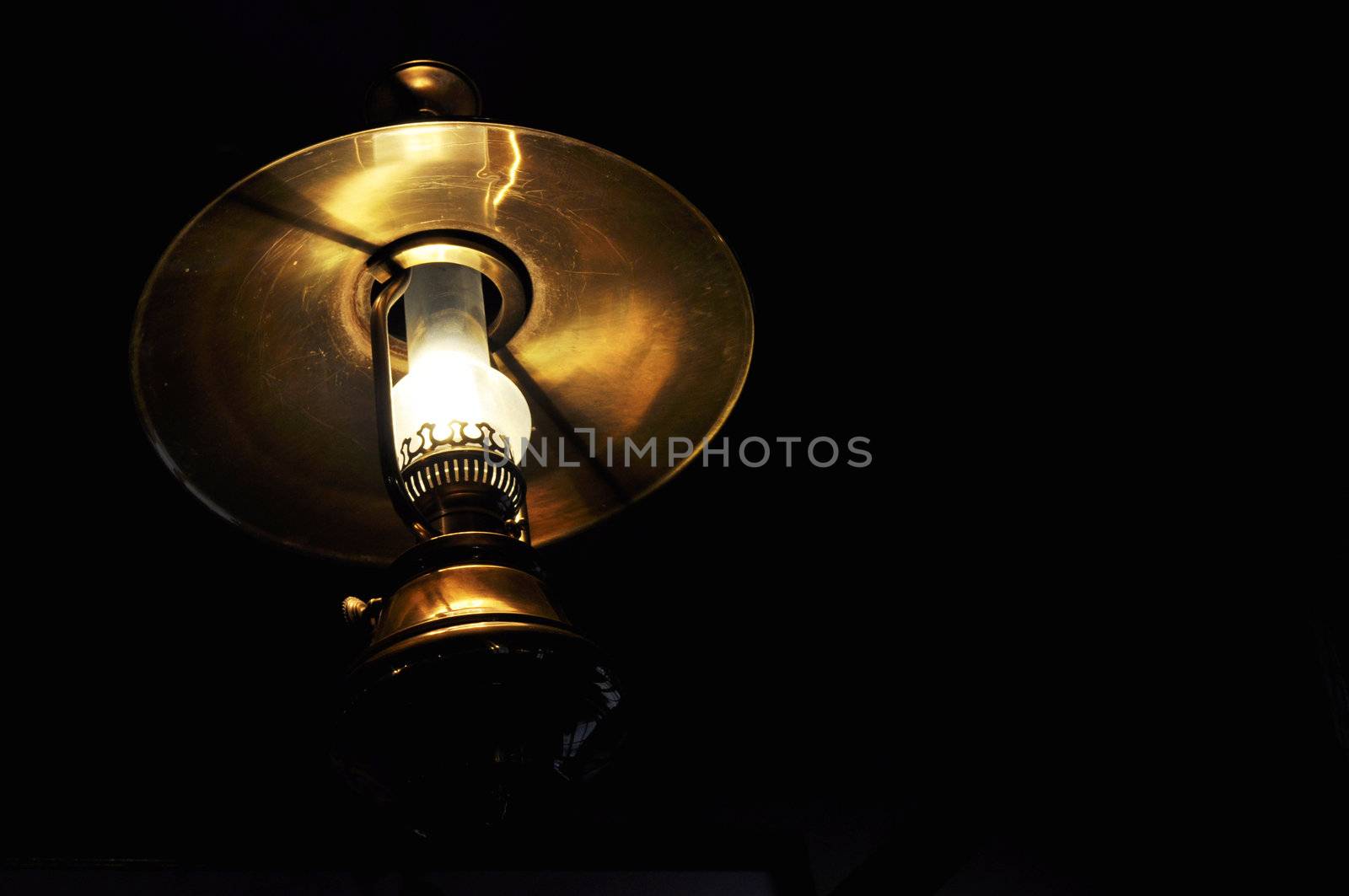 antique lamp by kalleballes