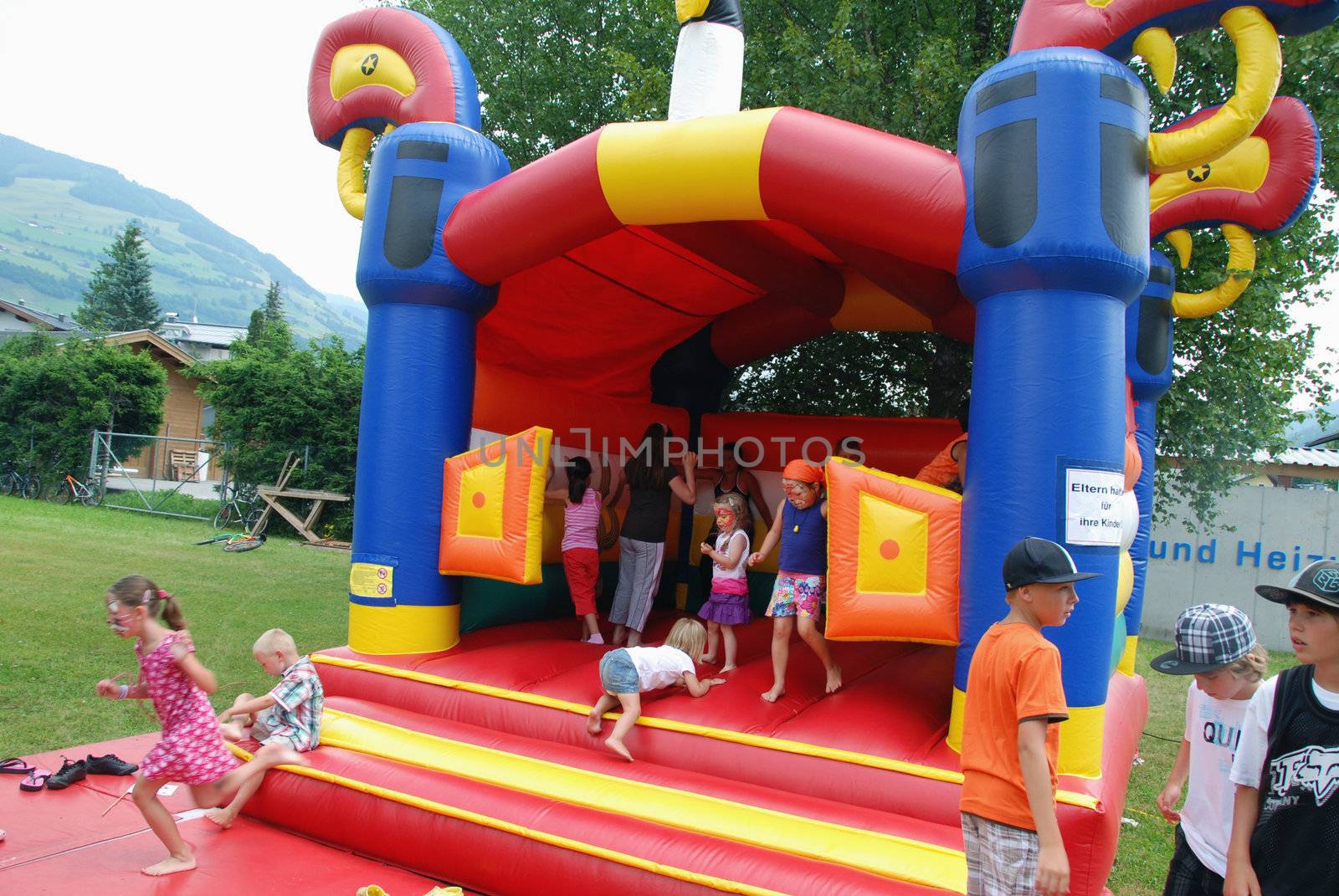 Inflatable castle by fahrner
