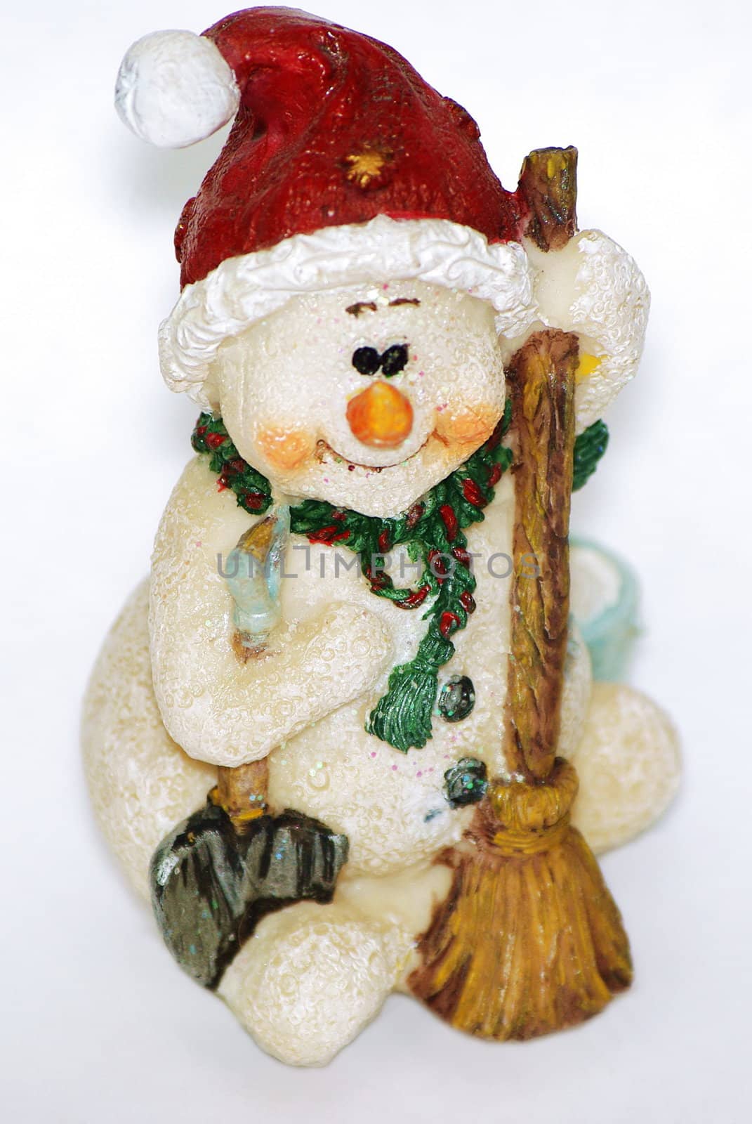 Statuette of snowmen with broom