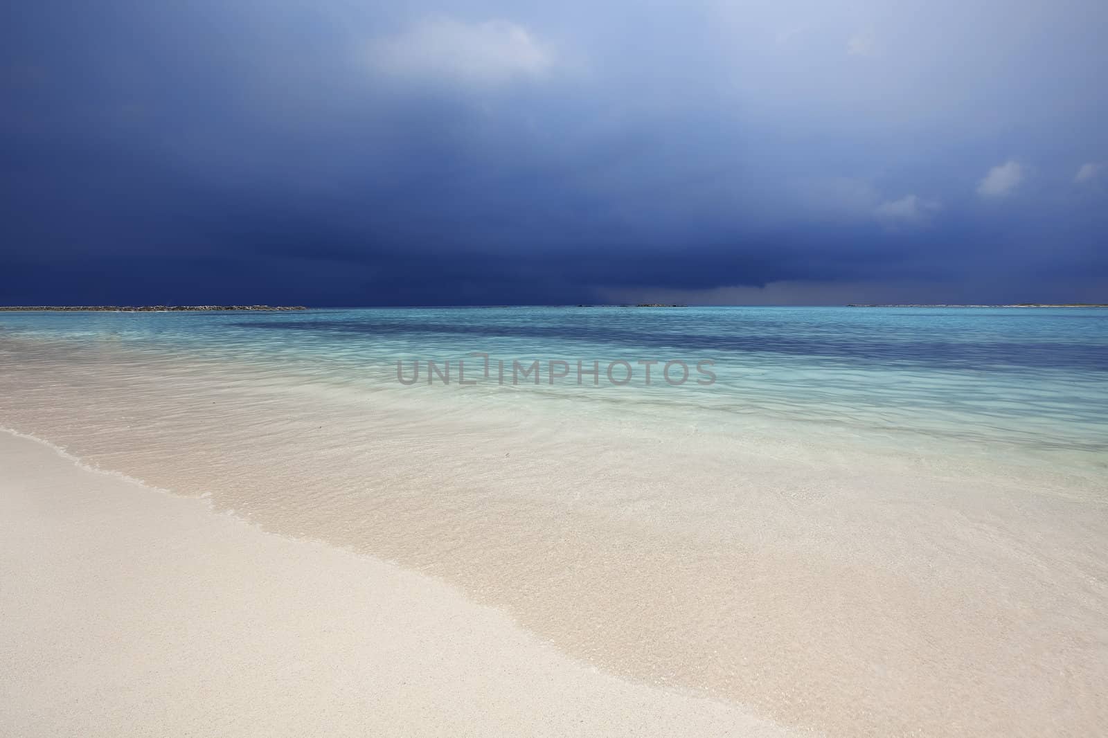 Stormy weathers coming in on the caribbean island, Aruba