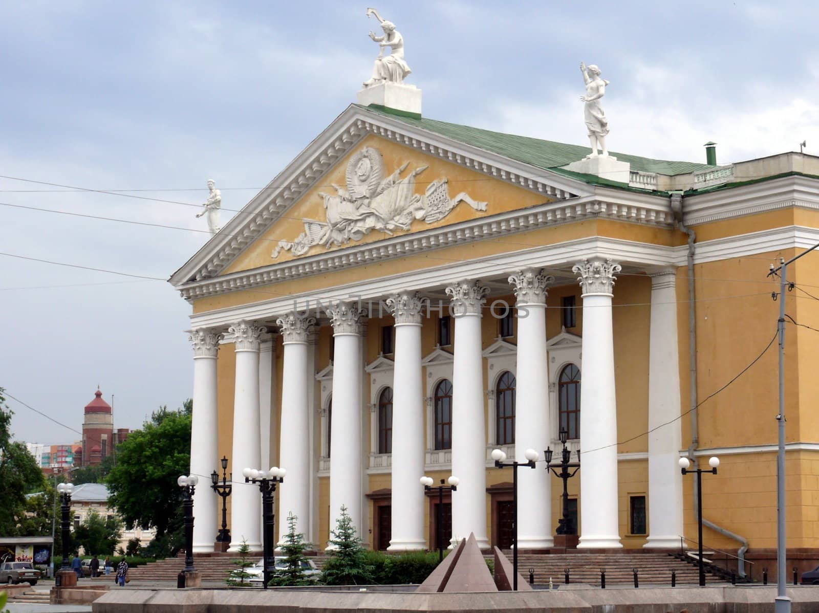 Theater of opera and ballet - Chelyabinsk by Stoyanov