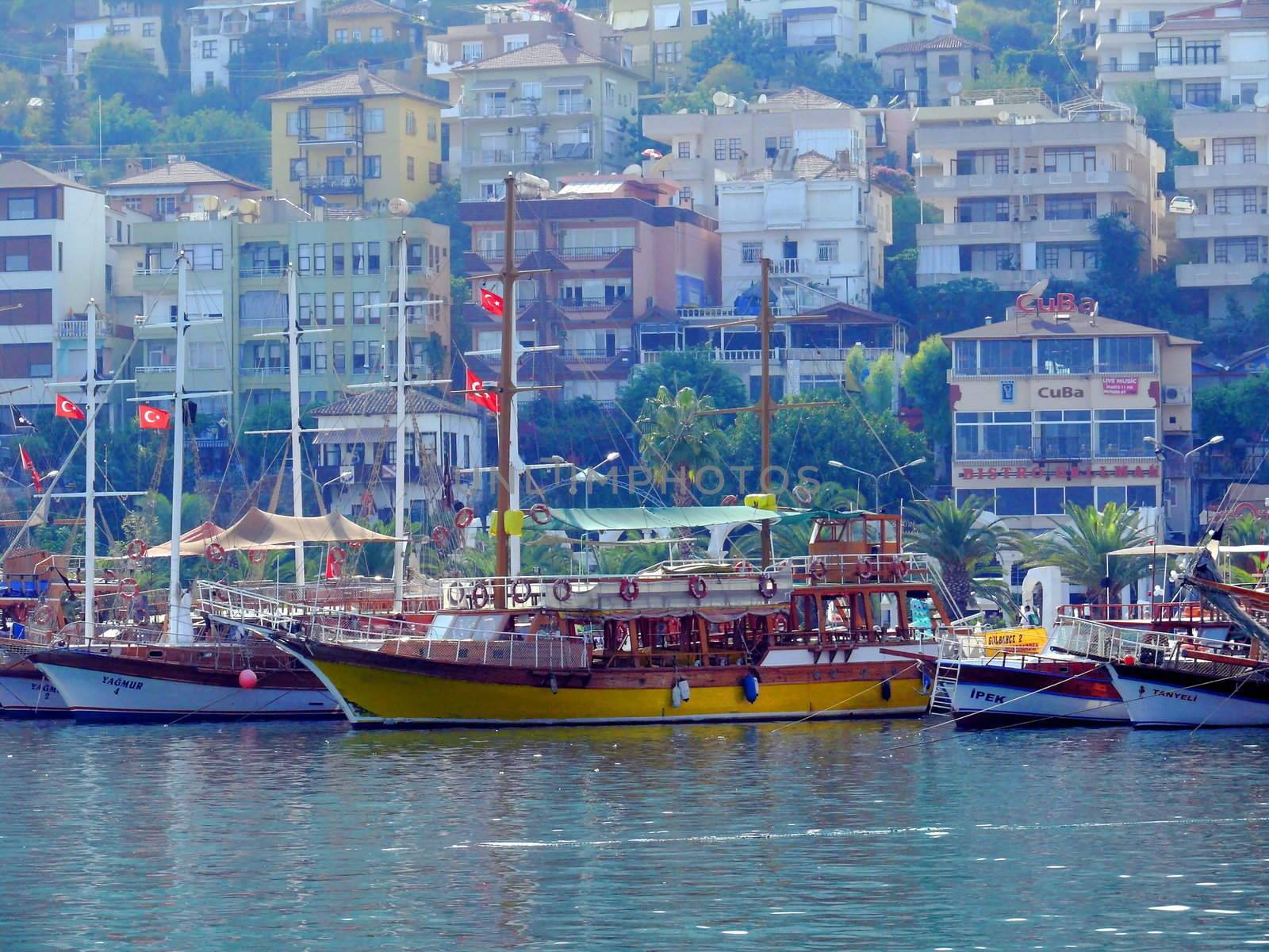 Boat in Alania bay - Tourkey by Stoyanov